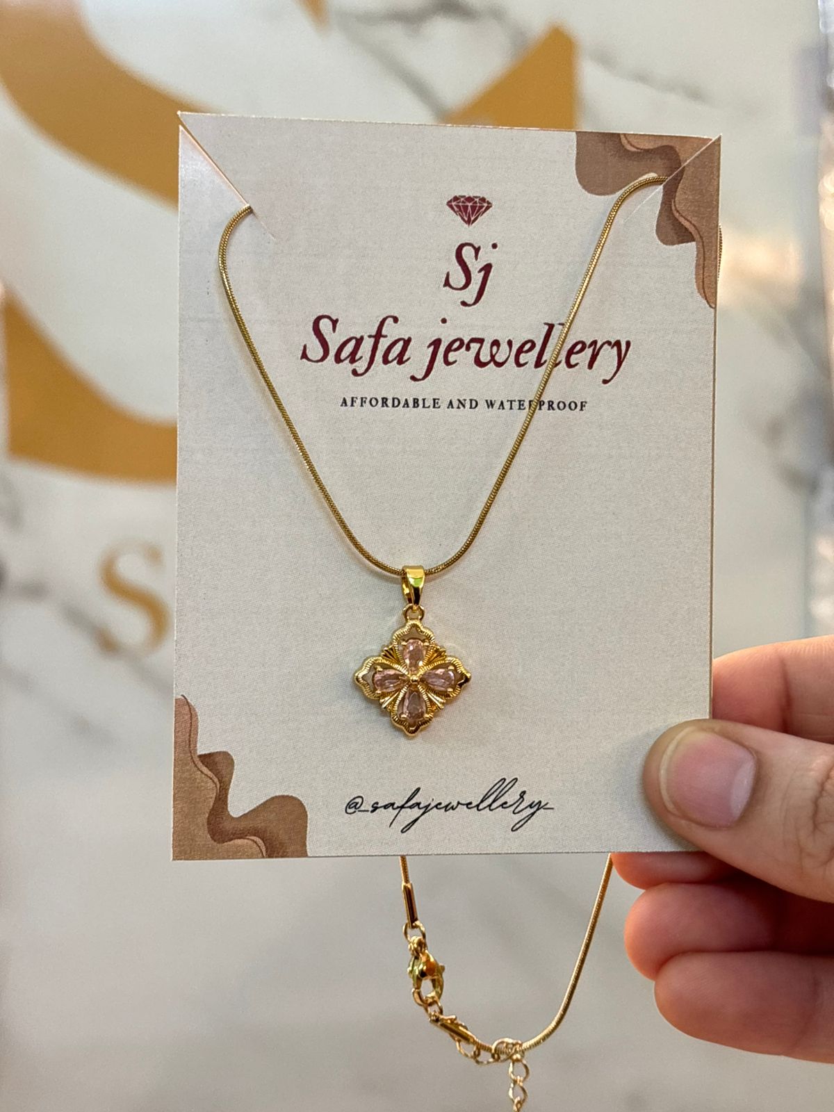 Floral pendent necklace 002