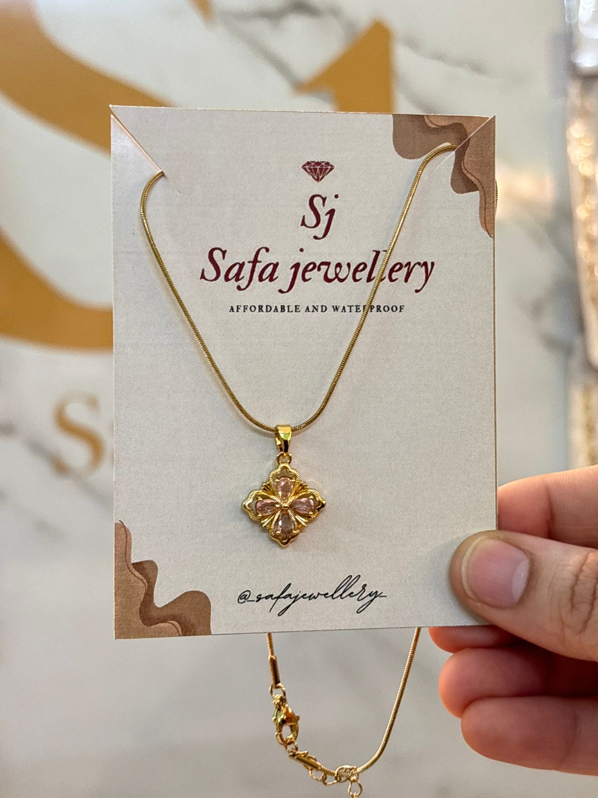 Floral pendent necklace 002