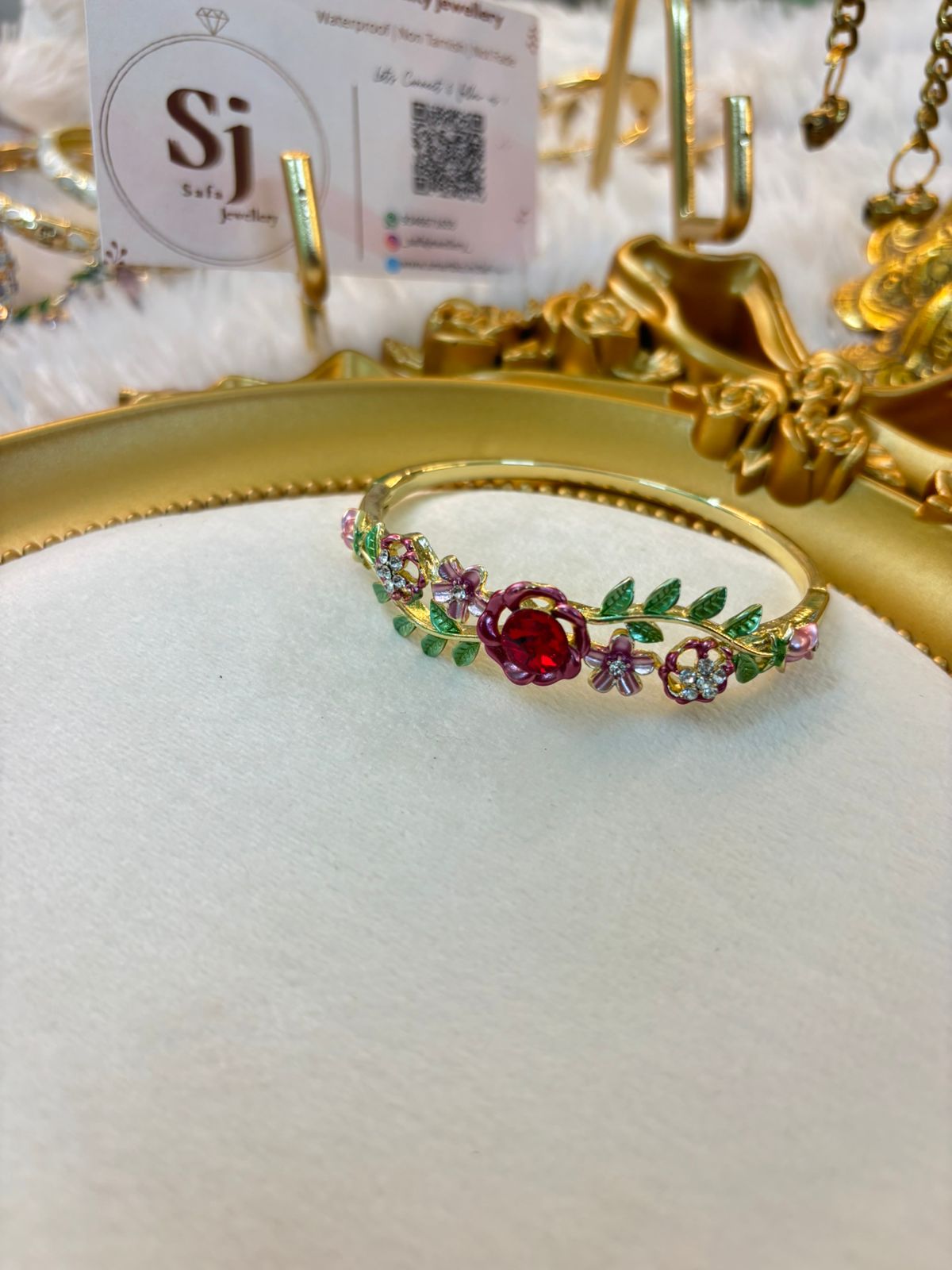 Red floral bracelet 013