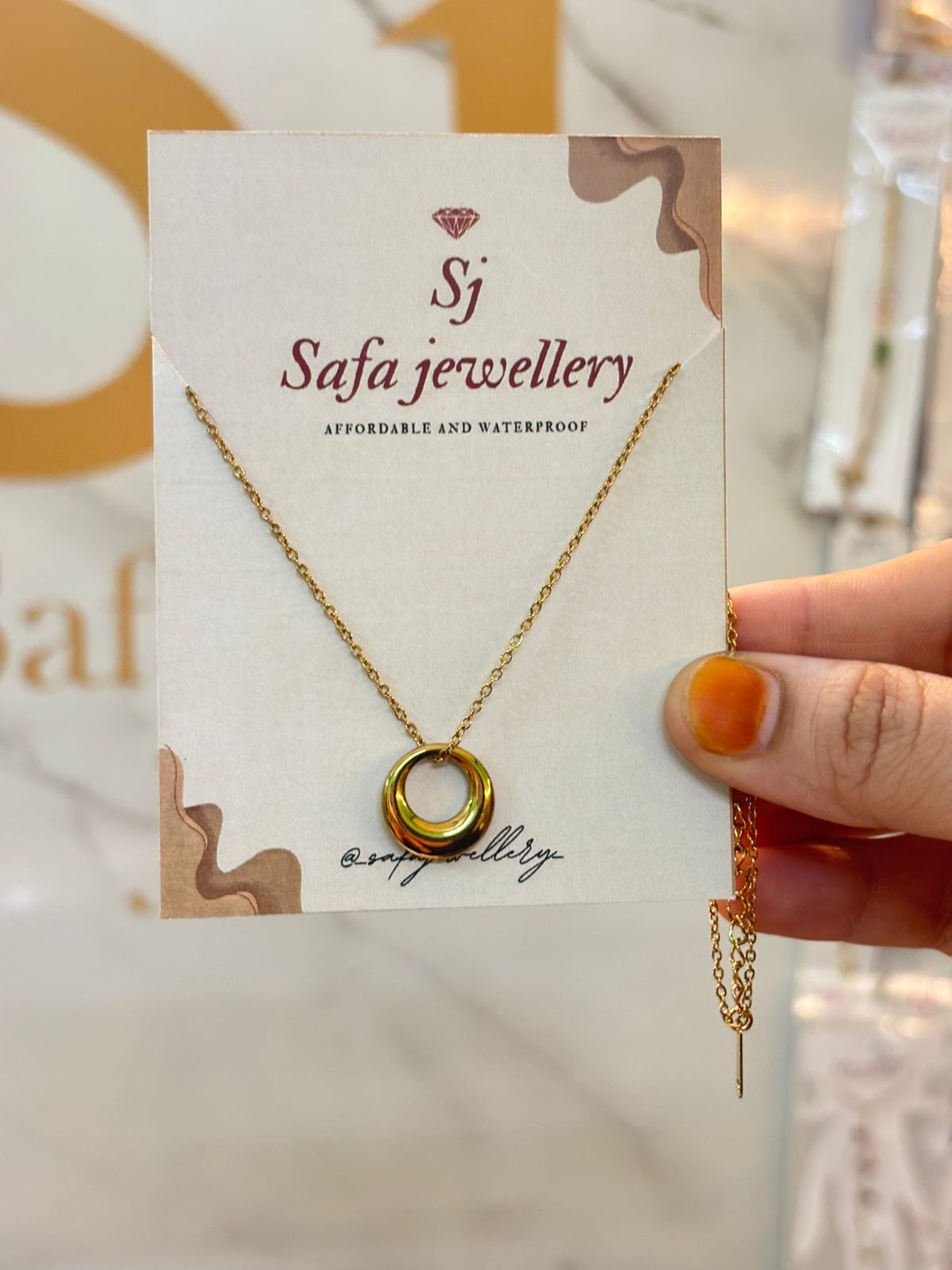 Circle pendent necklace 041
