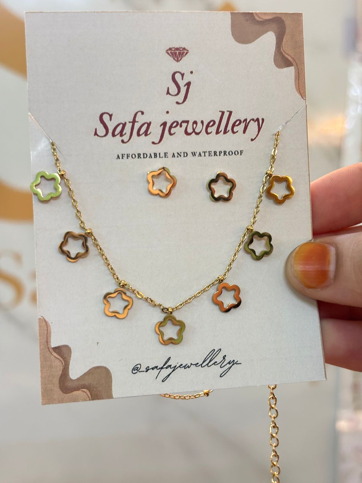Flower charm necklace 052