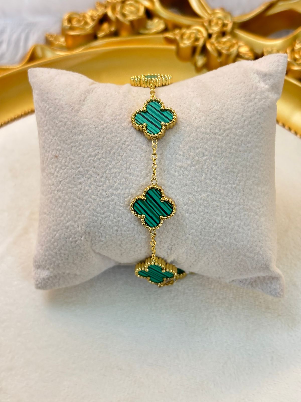 Green flower bracelet 090