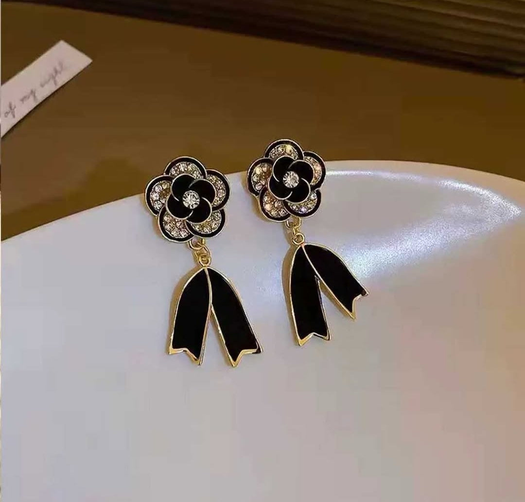 Black floral fancy earings