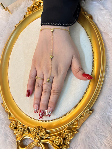 Heart handchain